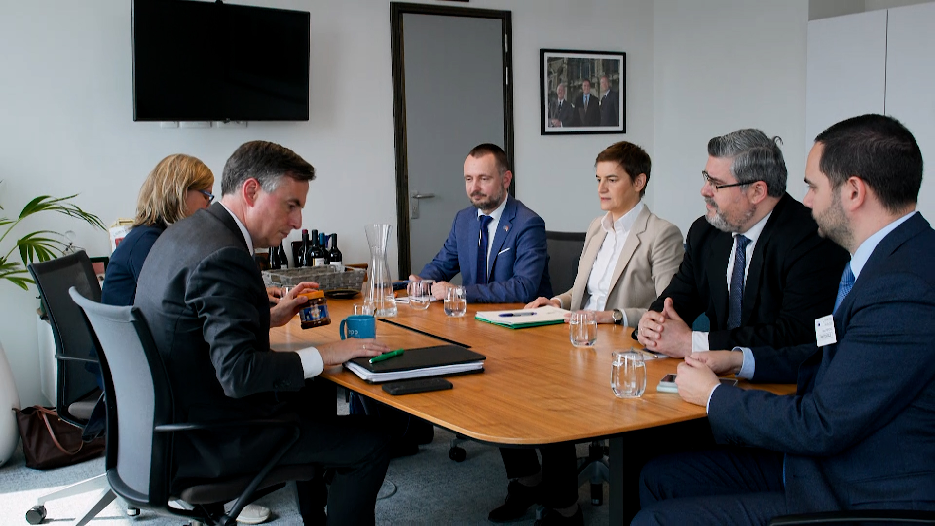 Belgija, Brisel, predsednica Narodne skupstine Srbije Ana Brnabic se sastaje sa predsedavajucim Komiteta EP za spoljne poslove Dejvidom Mekalisterom, pokrivanje